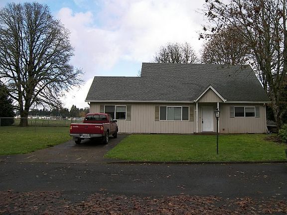 4 bedrooms 2 bathrooms