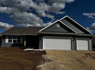 1109 Frosty Morning Dr, Davis Junction, IL 61020