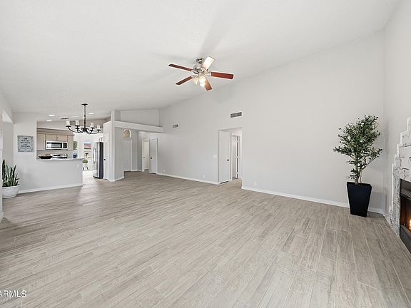 3rd image of 8008 W KRALL Street
