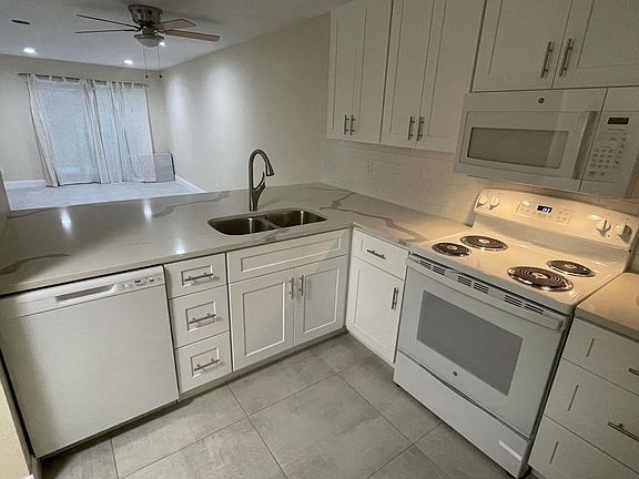 4th image of 6378 Bonnie Bay Cir N