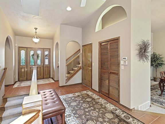 4th image of 2075 S Parkwood Dr
