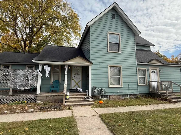 630 W 8th St, Traverse City, MI 49684