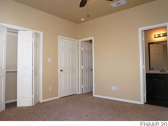 Master bd 2, his/her closets