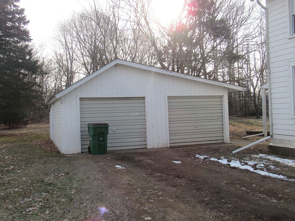 2nd image of 138 Congress St