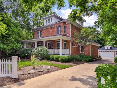 360 N Main St, Glen Ellyn, IL, 60137