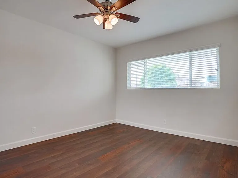 920 Enterprise Ave — Photo 25