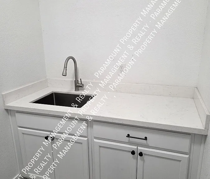 5611 E Grandview Rd — Photo 17