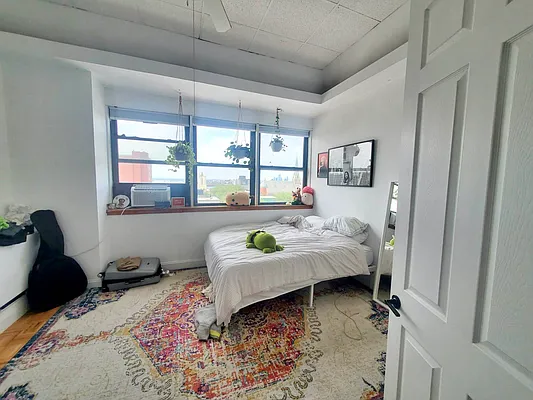 Rented by Smart NY Realty LLC | media 18