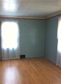 2nd image of 141 E Wylie Ave