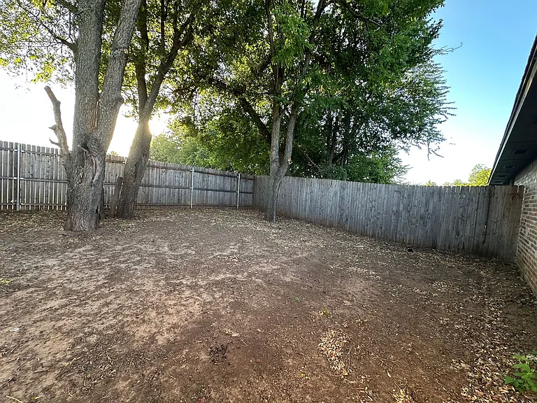 412 Chalk Hill Ct — Photo 50