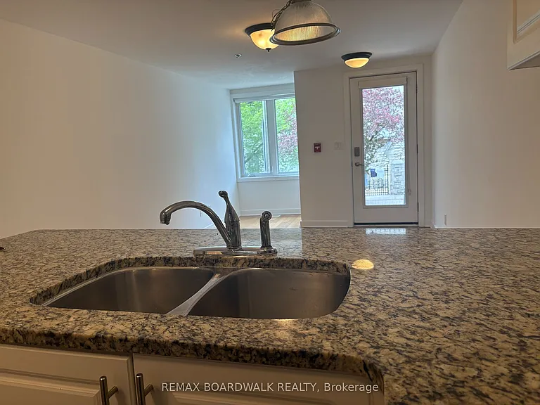 132 Daly Ave — Photo 5