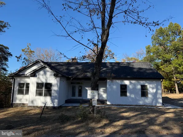 259 Grove Heights Rd, Berkeley Springs, WV 25411