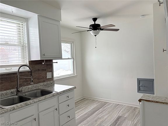 2nd image of 15521 Corkhill Rd