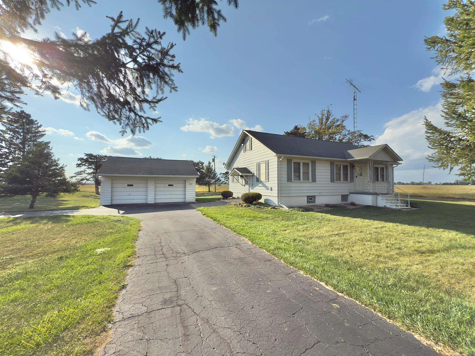 627 N Sandusky Rd photo 1