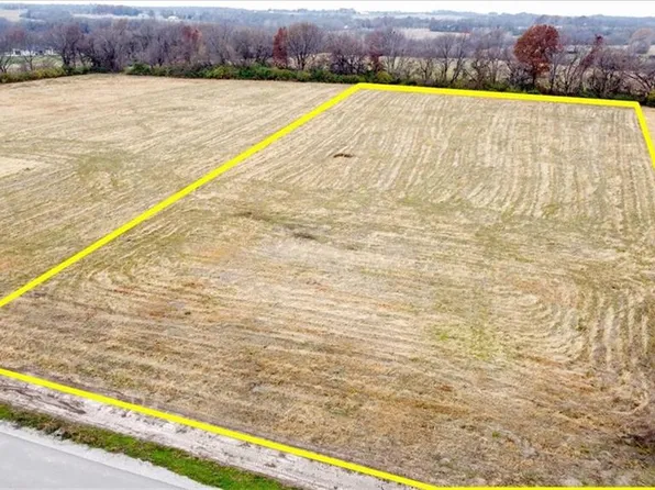 13400 Woodland Ranch Dr, Lone Jack, MO 64086