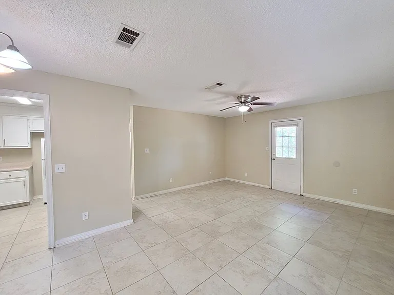 6506 Colonial Dr — Photo 7