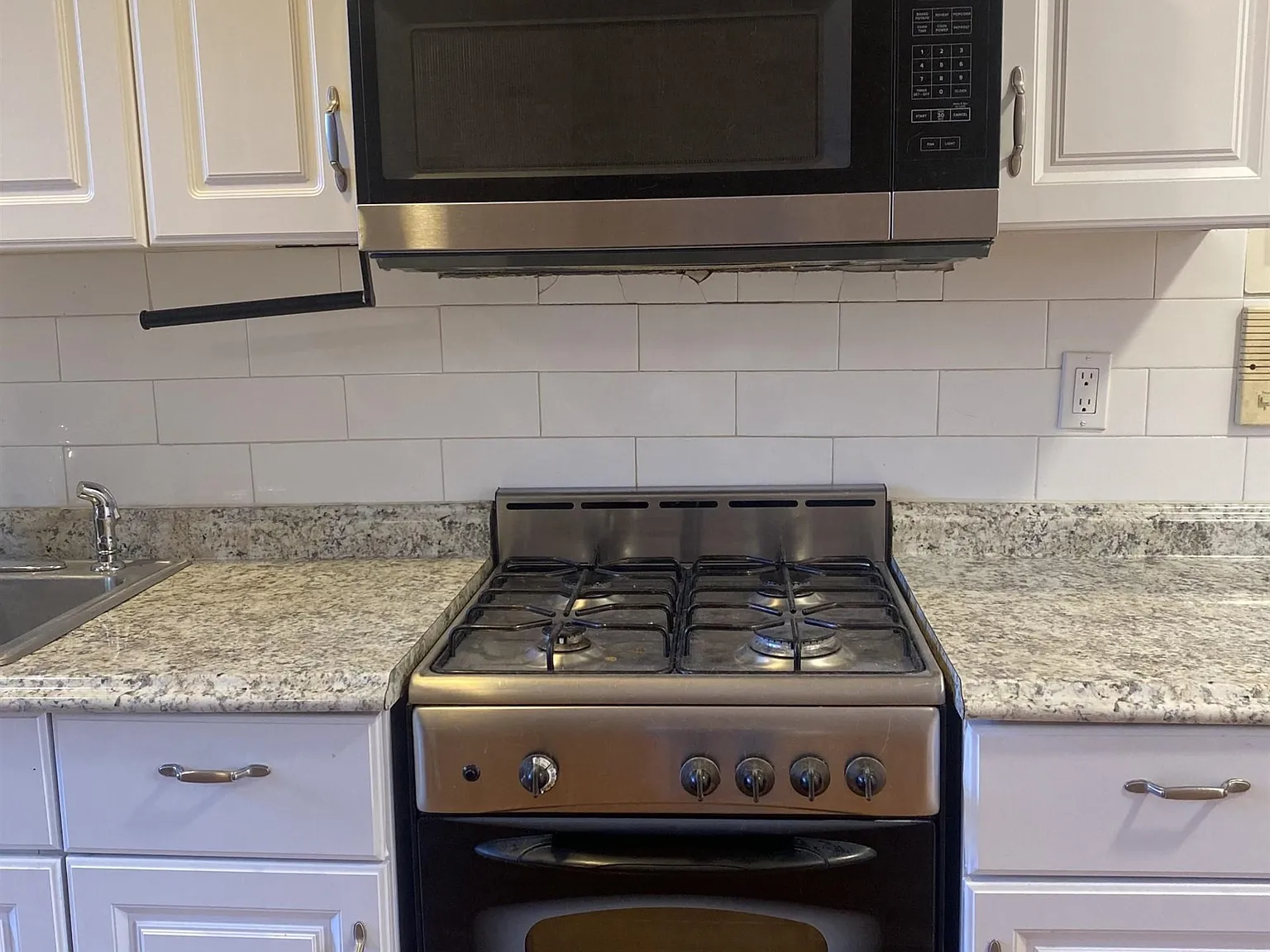 2 bed, 1.0 bath, $3,200 — Photo 4