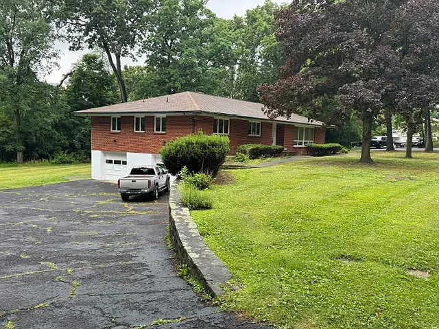 49 Chestnut Ln — Photo 31