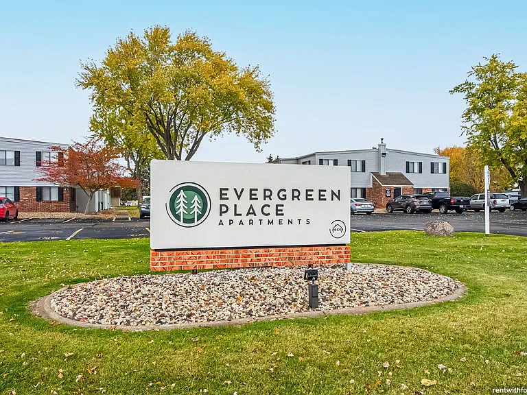 EVERGREEN PLACE — Photo 26