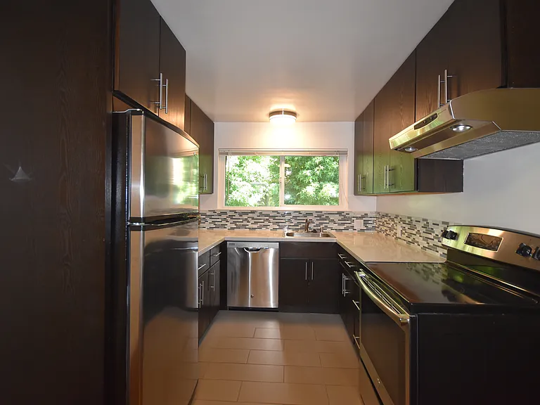 46 Barneson Ave #7 — Photo 5