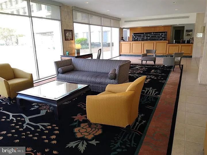 10401 Grosvenor Pl #1018 — Photo 3