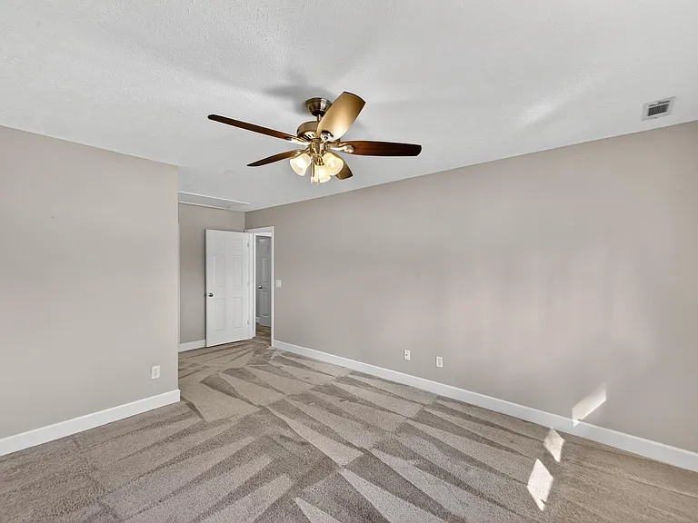205 Club Villa Dr W — Photo 29