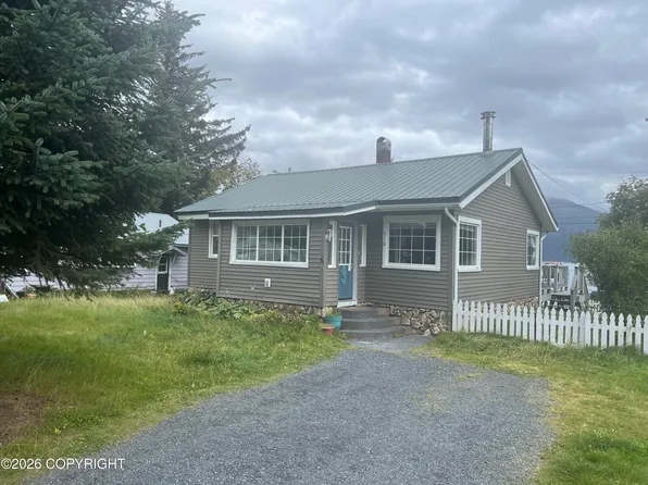 318 6th Ave, Seward, AK 99664