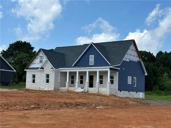 301 Wynnfall Dr, Lexington, NC 27295