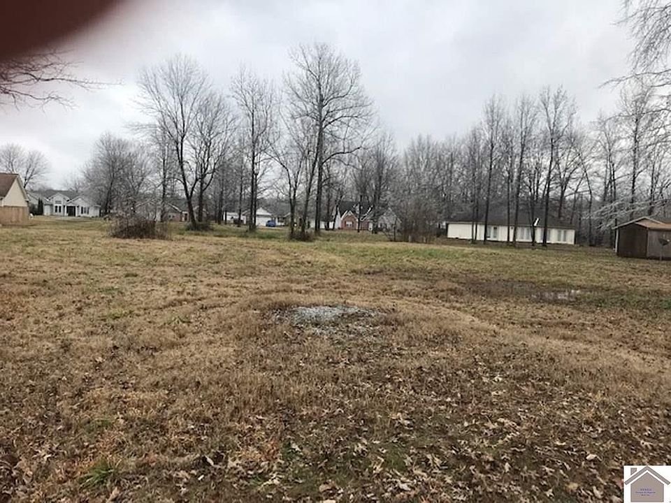 1st image of 7 E Debby Dr