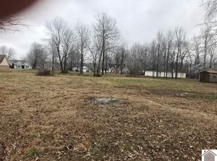 7 E Debby Dr, Paducah, KY 42003