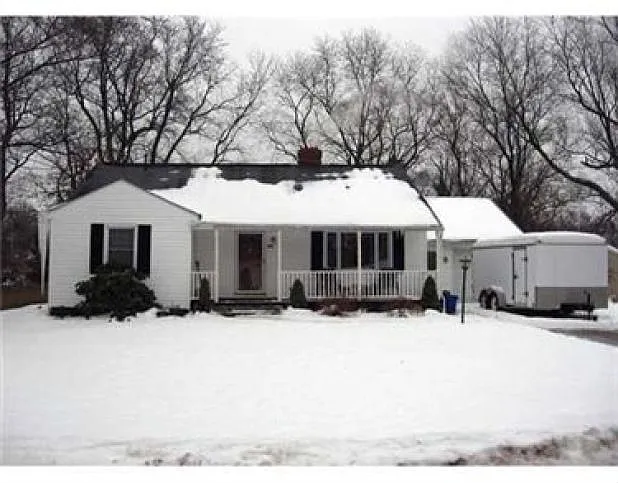 5019 Wood St photo 1