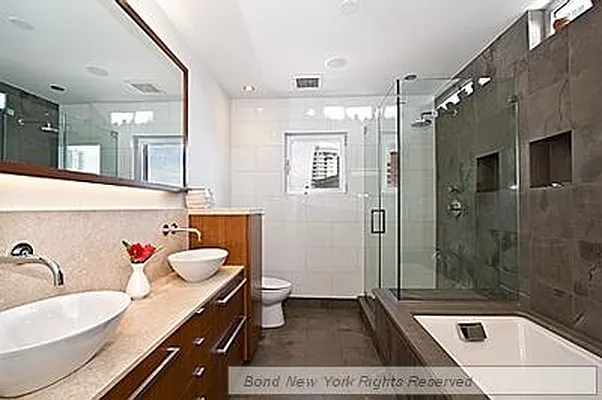 Sold by Bond New York | media 4