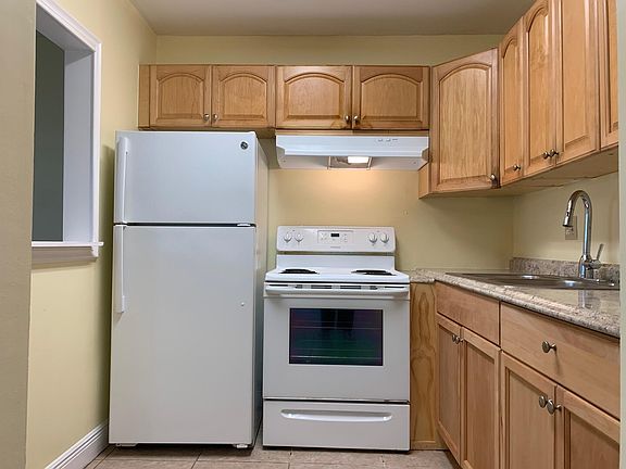3rd image of 170 Waltham #H