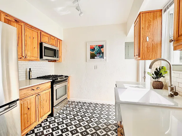 7207 Bay Dr #15 — Photo 3