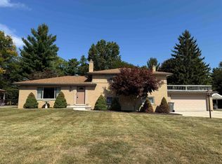 21885 N Nunneley Rd, Clinton Township, MI 48036