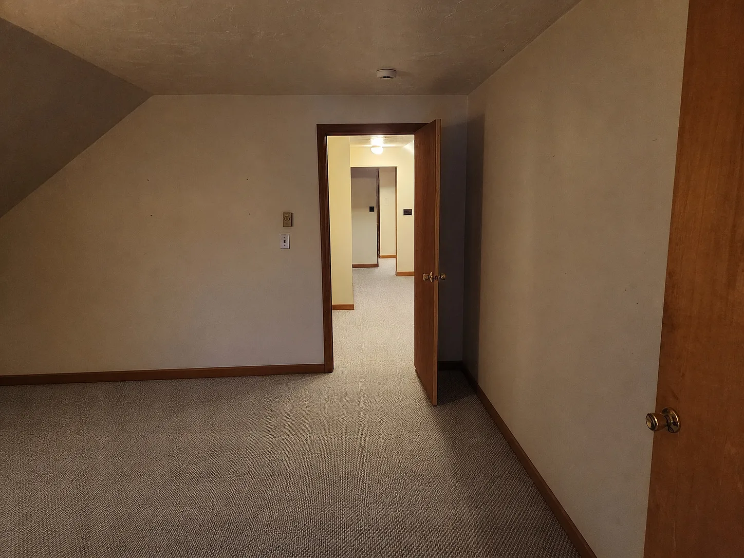 2 bed, 800 sqft, $2,400 — Photo 3
