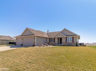 1110 Lake Shore Dr SE, Altoona, IA 50009