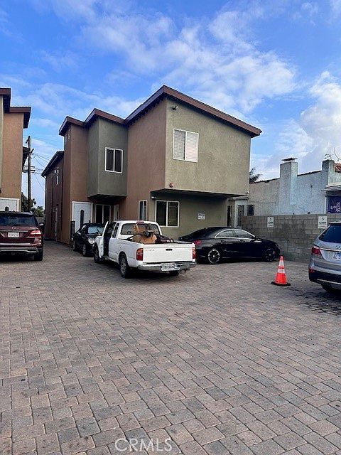 1st image of 1737 W 37th St