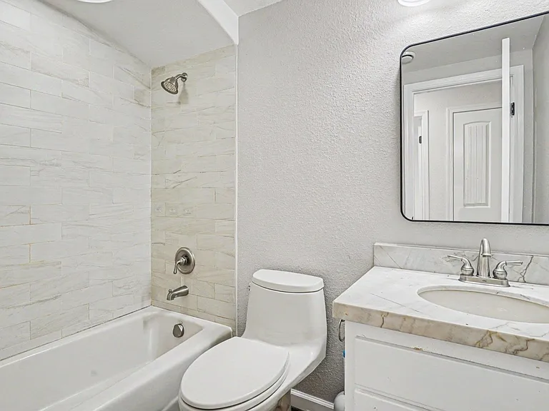 13 Glen Valley Cir — Photo 7