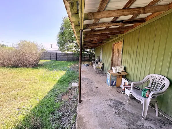 607 Lauderdale, Llano, TX 78643