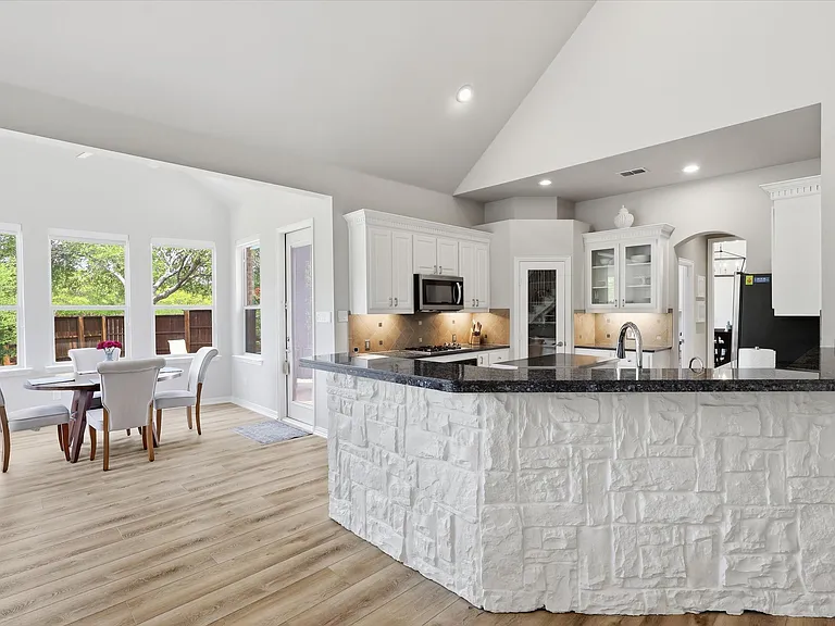 5668 Bay Meadows Dr — Photo 12