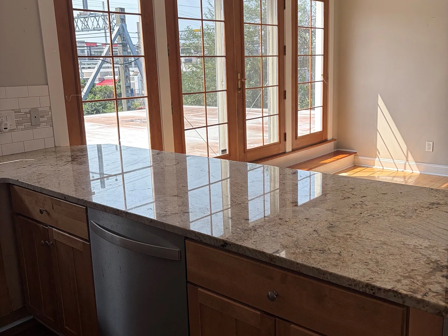 3 bed, 1500 sqft, $4,000 — Photo 3
