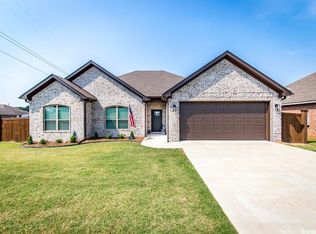 1401 Puritan Dr, Jacksonville, AR 72076