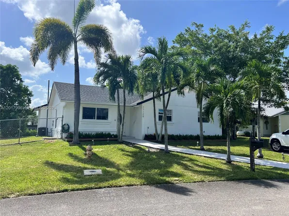 27728 SW 132nd Ct, Homestead, FL 33032