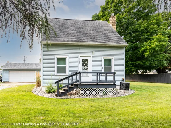 2216 E Cavanaugh Rd, Lansing, MI 48910