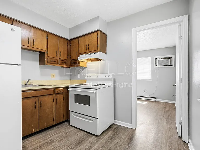 176 Thistlewood Ave #4 — Photo 3