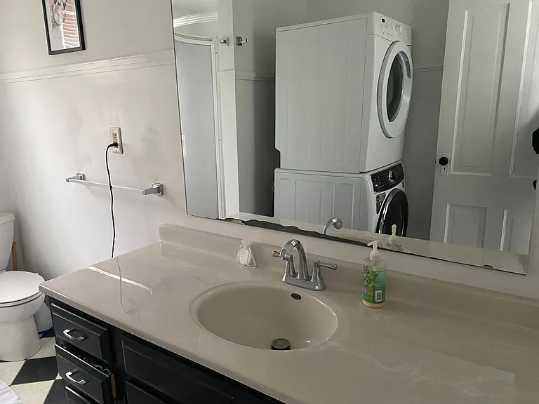 209 E Navarre St #D — Photo 12