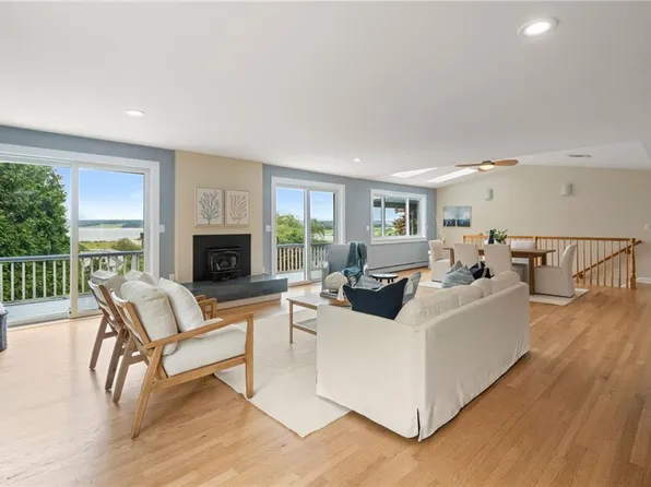 55 W Main Rd, Little Compton, RI 02837