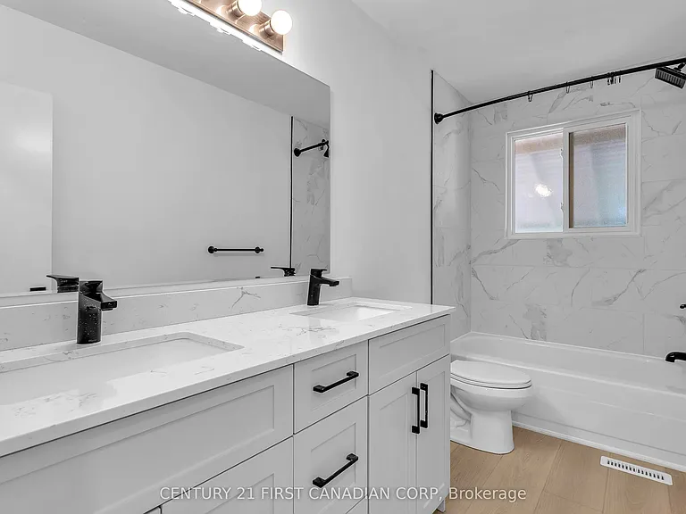 48 Toulon Cres #UPPER — Photo 10