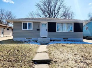 306 2nd St SE, Stewartville, MN 55976
